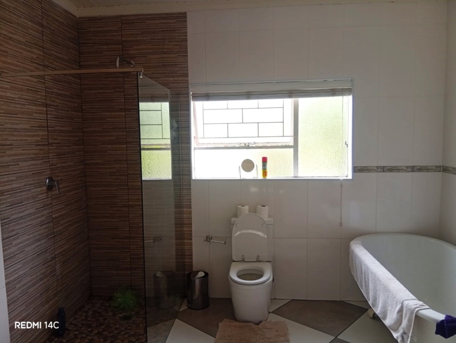 5 Bedroom Property for Sale in Universitas Ridge Free State